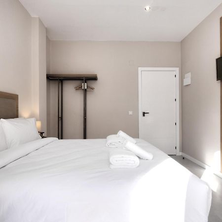 Hostal Puerta Almar Estepona Extérieur photo