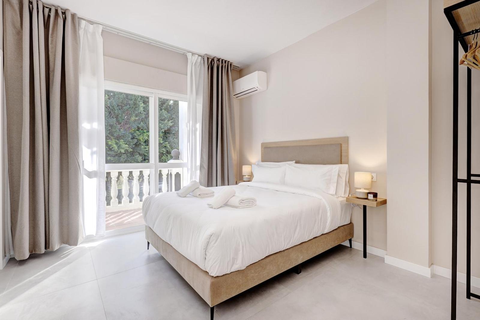 Hostal Puerta Almar Estepona Extérieur photo