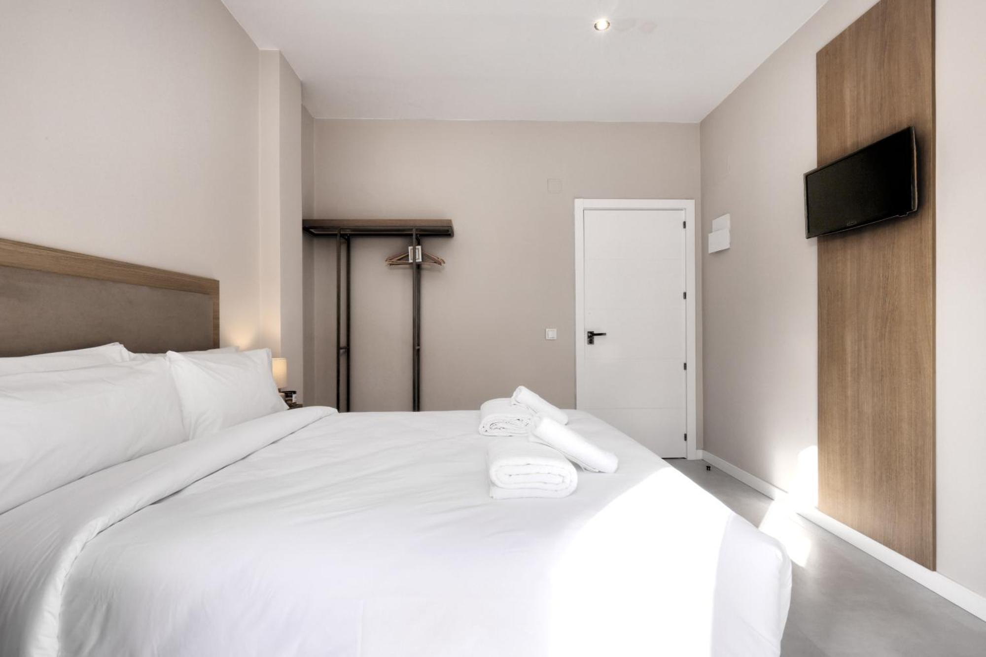 Hostal Puerta Almar Estepona Extérieur photo