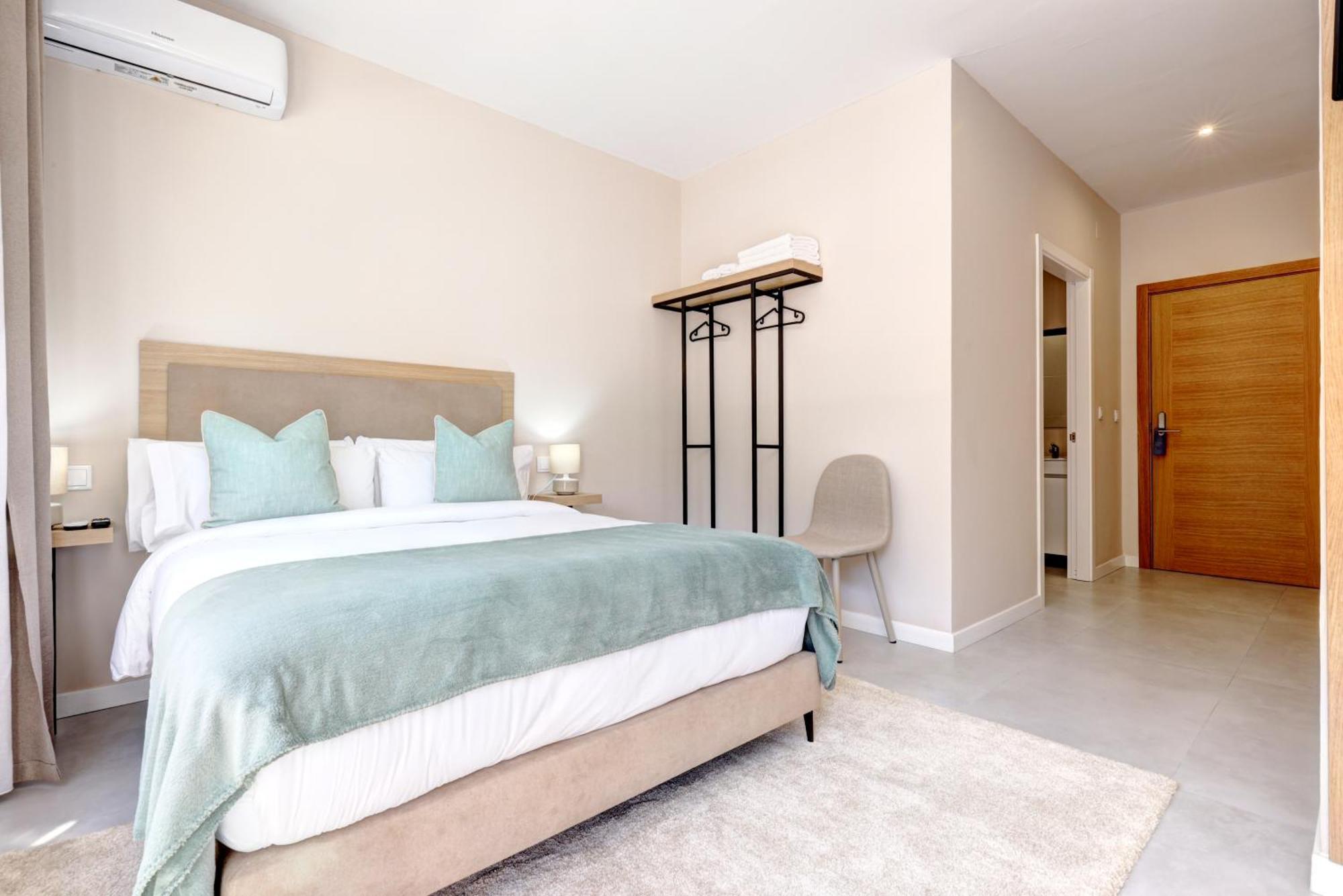 Hostal Puerta Almar Estepona Extérieur photo