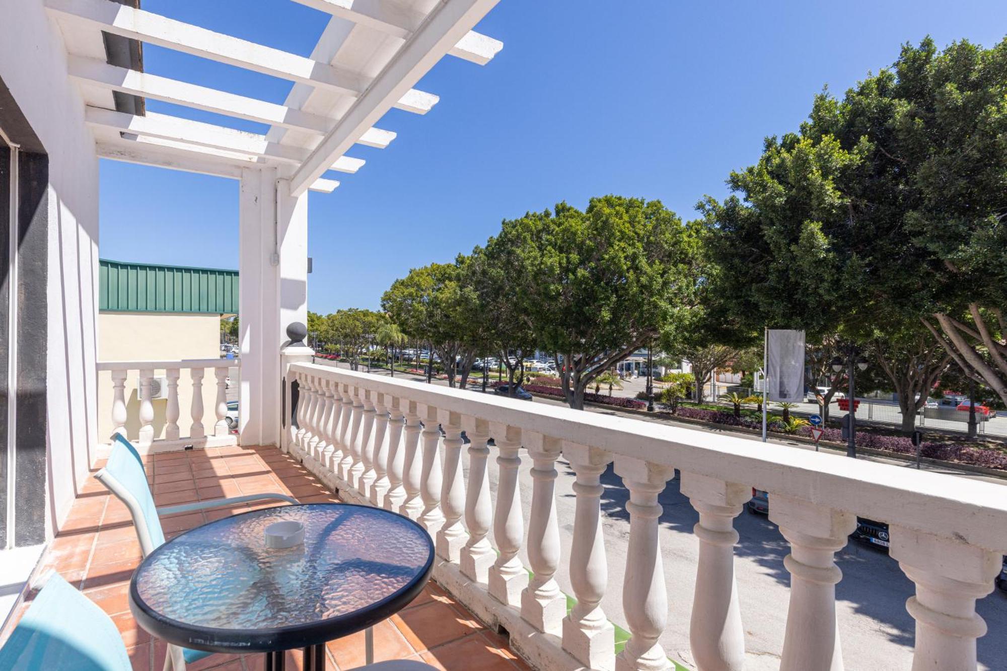 Hostal Puerta Almar Estepona Extérieur photo
