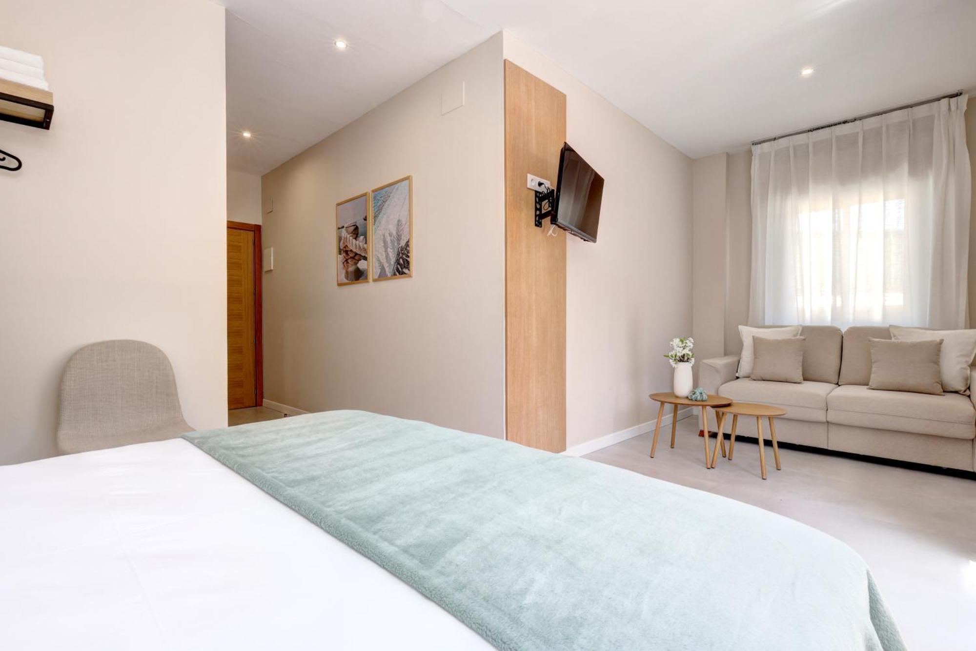 Hostal Puerta Almar Estepona Extérieur photo