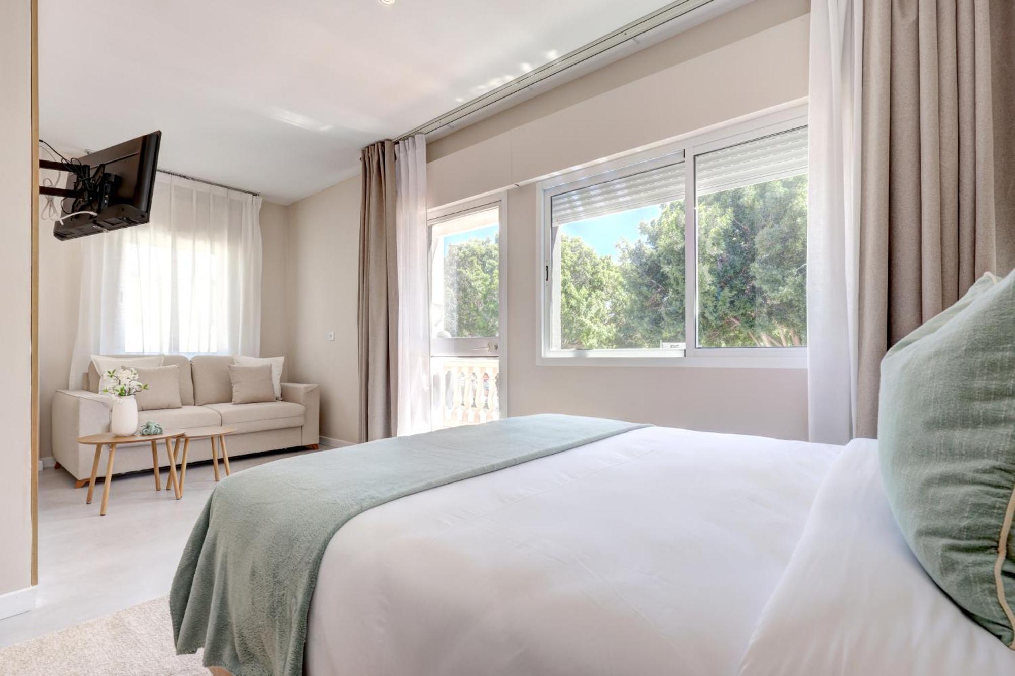 Hostal Puerta Almar Estepona Extérieur photo