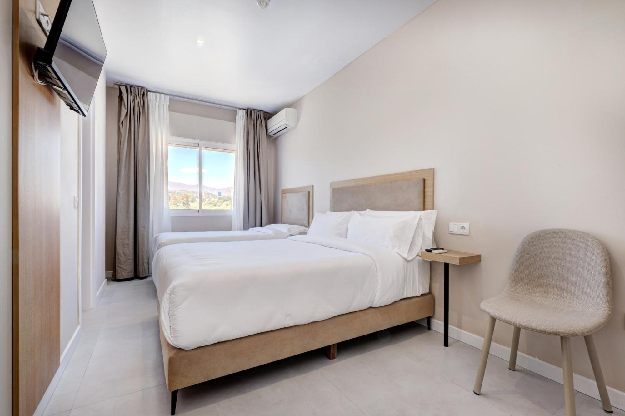Hostal Puerta Almar Estepona Extérieur photo