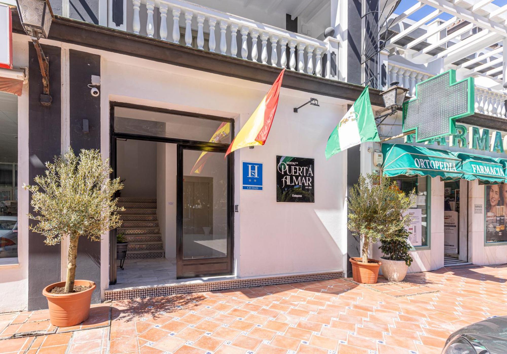 Hostal Puerta Almar Estepona Extérieur photo