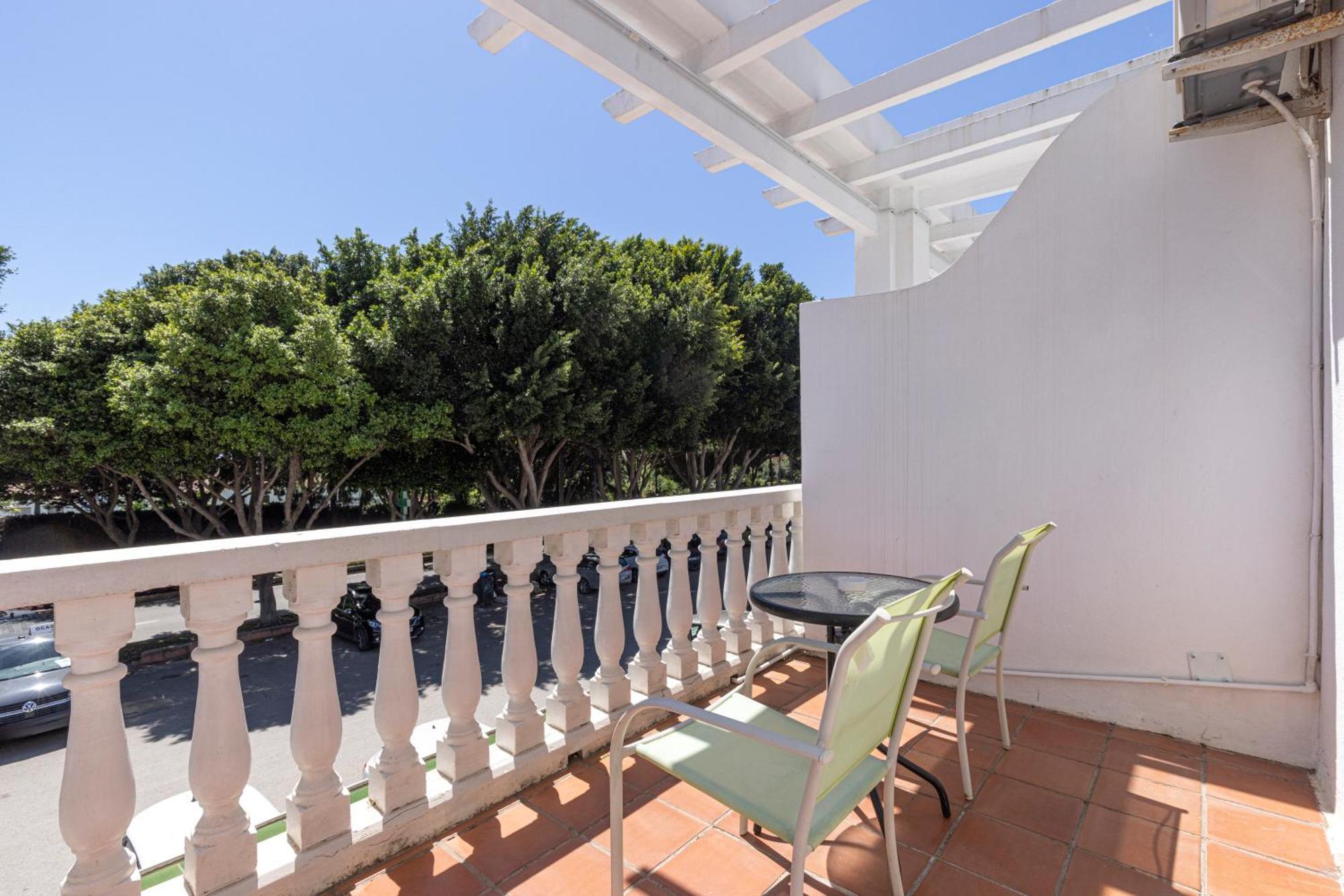 Hostal Puerta Almar Estepona Extérieur photo